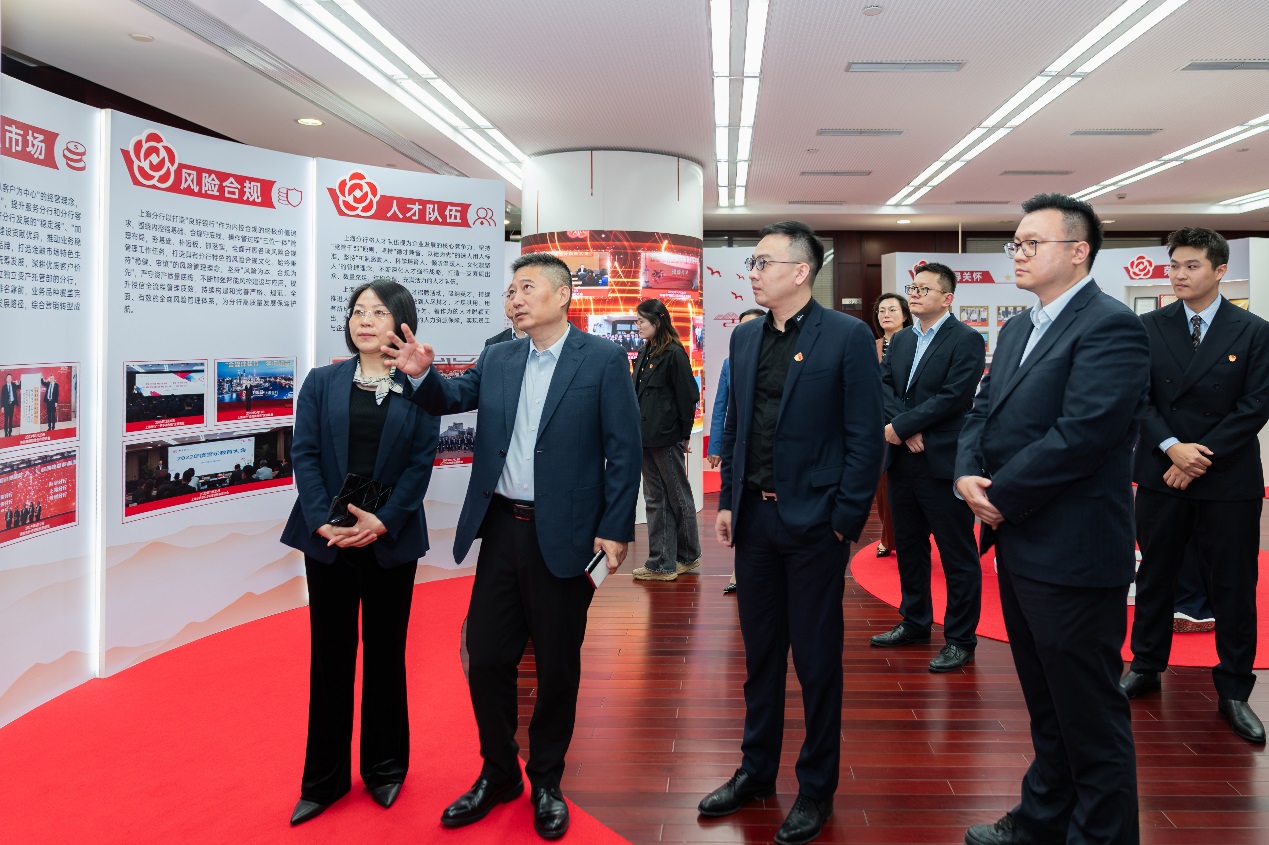 C:\Users\Administrator\Pictures\17051031690227444502.jpg C:\Users\Administrator\Pictures\17051031690227444502.jpg