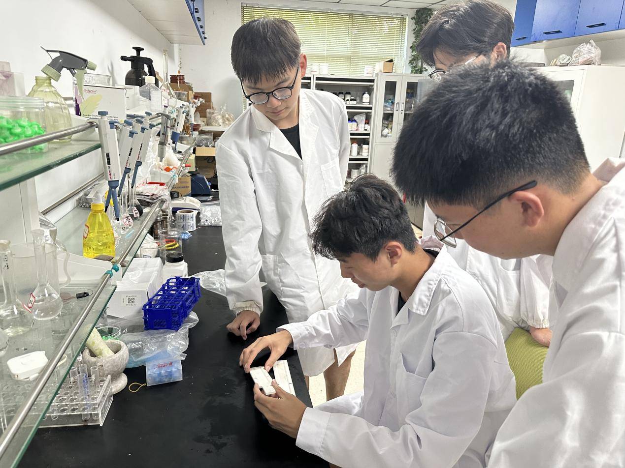 5df9e3476ed7f7f8f47abe837a0441c9_