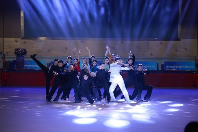 如图片无法显示,请刷新页面