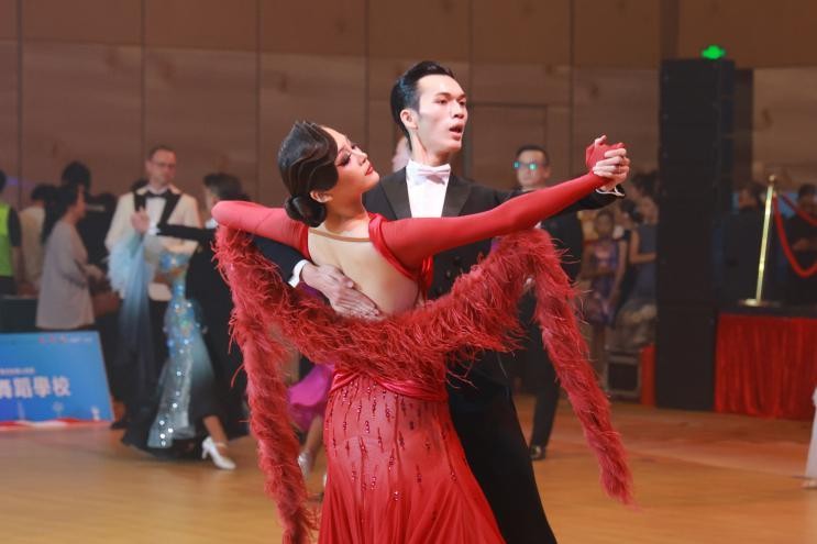 如图片无法显示,请刷新页面