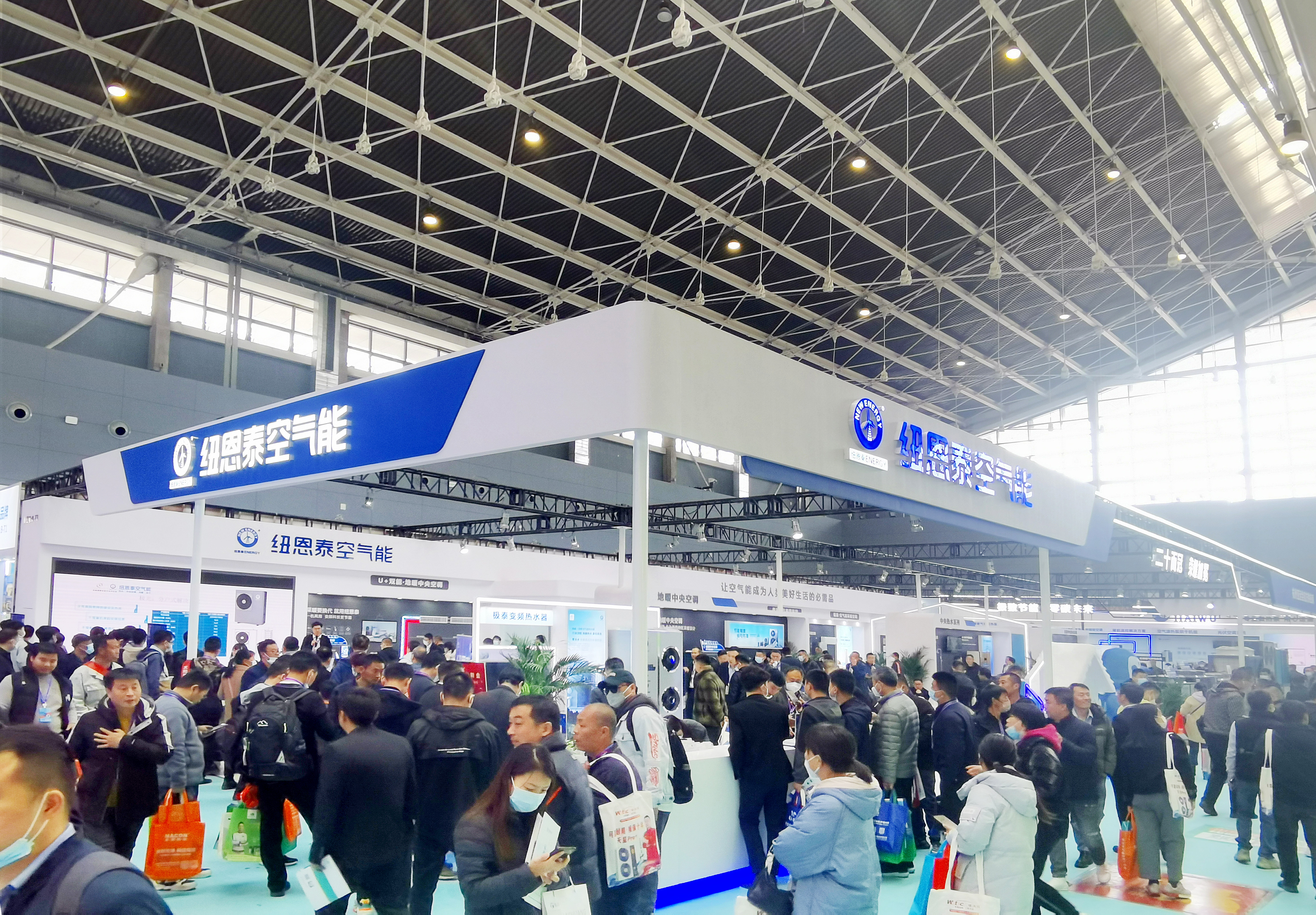 纽恩泰 VS TCL：空气能选专业品牌还是跨界品牌？